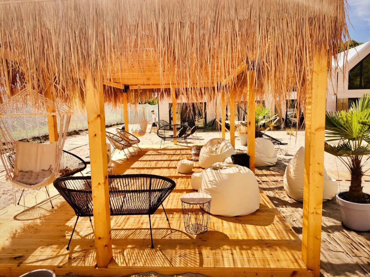 Lulu Holiday Resort Domki Z Podgrzewanym Basenem Мєлно Екстер'єр фото