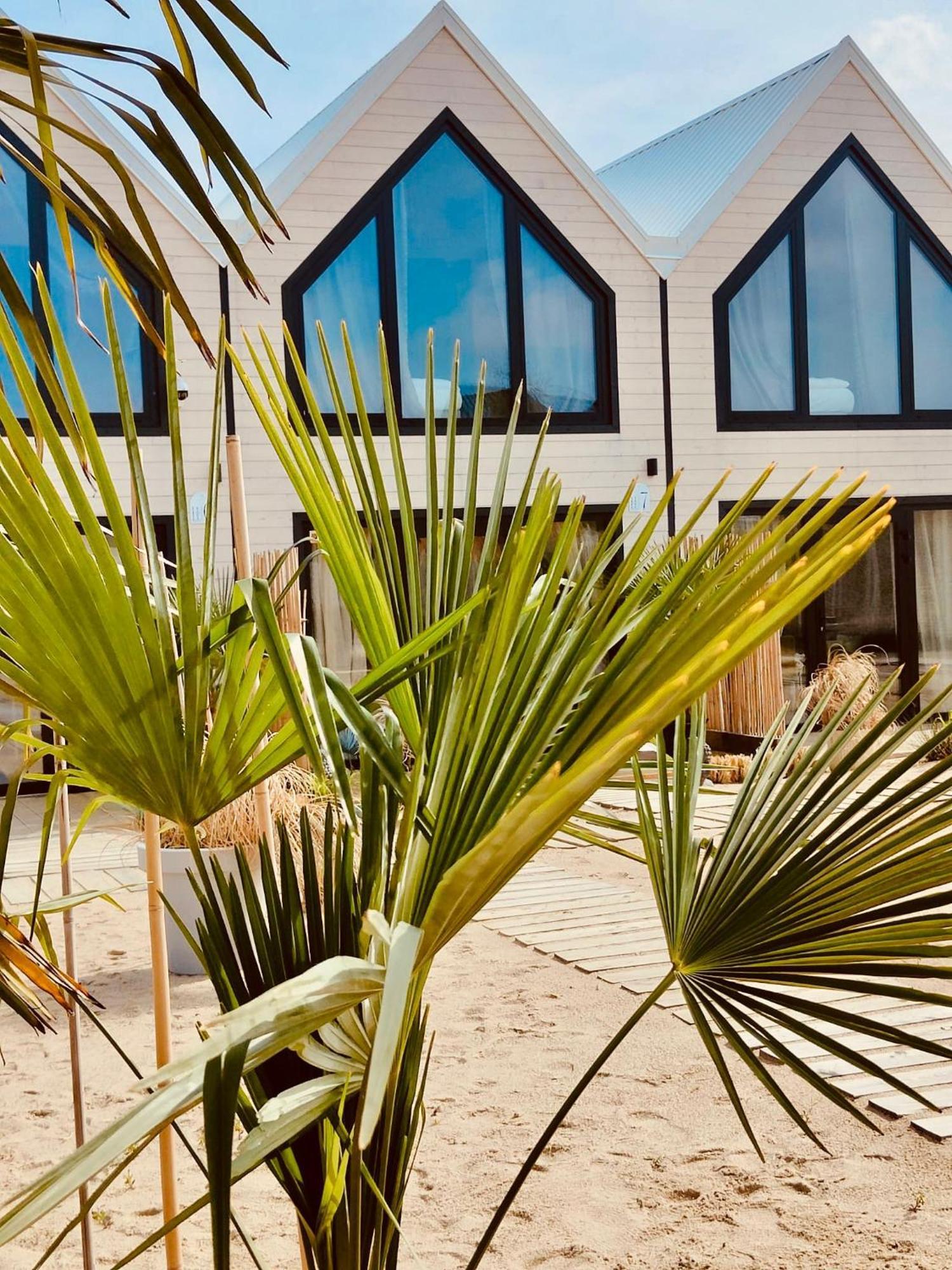 Lulu Holiday Resort Domki Z Podgrzewanym Basenem Мєлно Екстер'єр фото