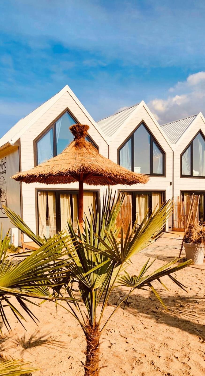 Lulu Holiday Resort Domki Z Podgrzewanym Basenem Мєлно Екстер'єр фото