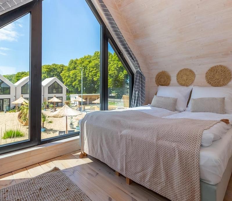 Lulu Holiday Resort Domki Z Podgrzewanym Basenem Мєлно Екстер'єр фото